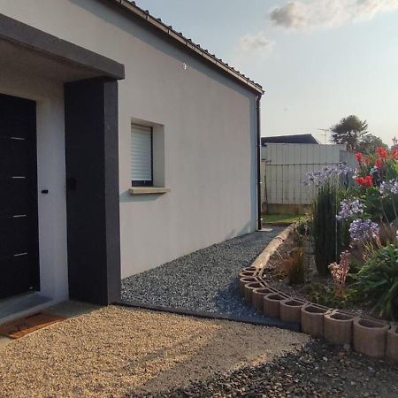 Maison Recente Avec Jardin. Plourhan Extérieur photo