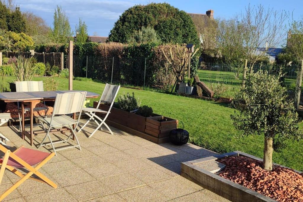 Maison Recente Avec Jardin. Plourhan Extérieur photo